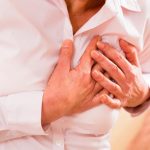 10 Cara Mengenali Perbedaan Nyeri Dada Jantung dan Otot