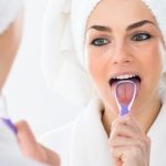 5 Kebiasaan Sehat Agar Lidah Tidak Cepat Rusak