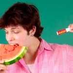 10 Rekomendasi Buah yang Baik untuk Kesehatan Bibir