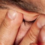 10 Tips Menghindari Mata Perih Akibat AC