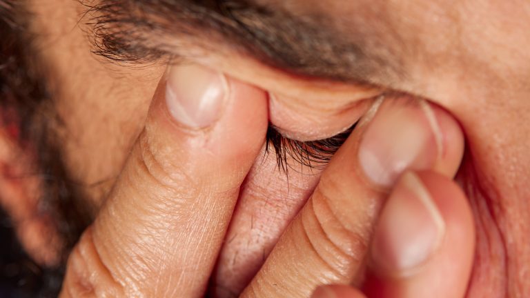 10 Tips Menghindari Mata Perih Akibat AC