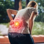 7 Kebiasaan Buruk yang Merusak Kesehatan Tulang Belakang