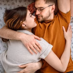 5 Tips Seks Aman Saat Menstruasi